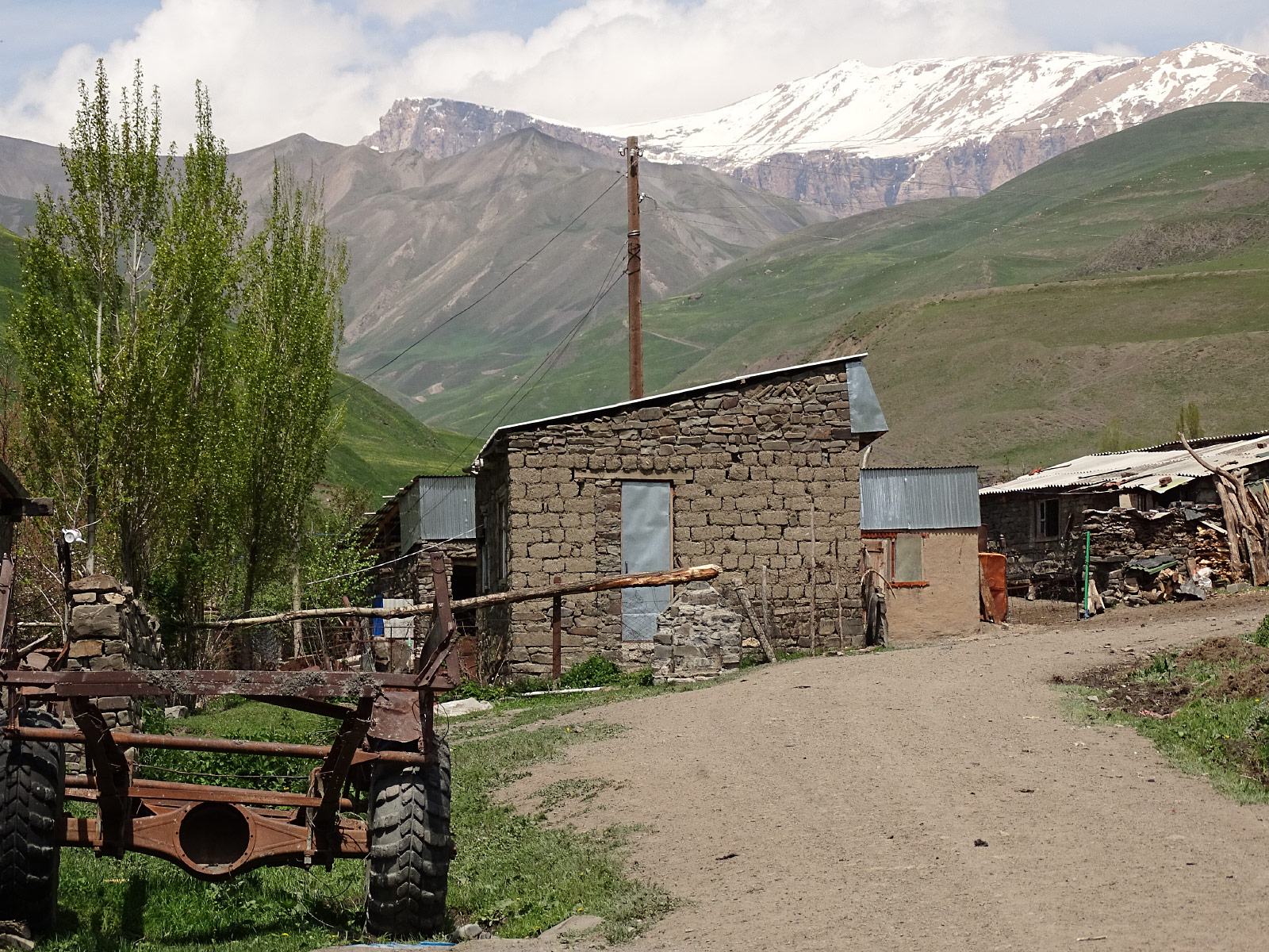 Xinaliq (Photo license: CC BY 2.0)
